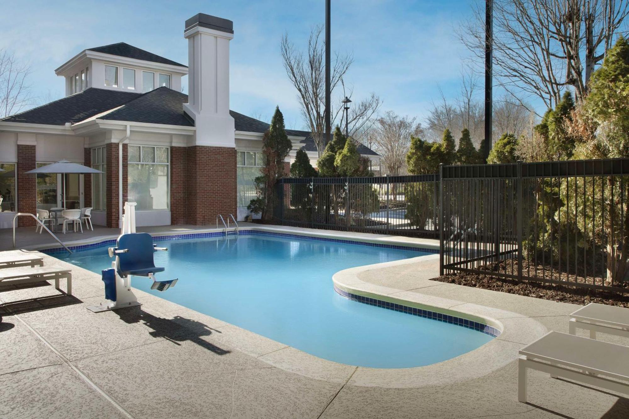 Hilton Garden Inn Atlanta North/Джонс-Крик Экстерьер фото